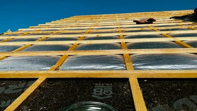 Isolation de toiture par l'extérieur (sarking) - AKS Bâtiment